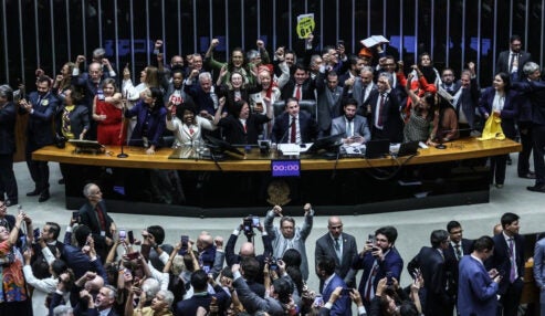 Fim da escala 6×1 avança no Senado: proposta prevê 40 horas semanais e dois dias de folga