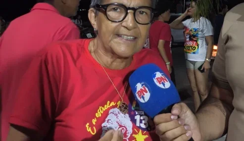 Dona Rosário relembra trajetória de luta do PT em Petrolândia e comemora participação popular em arrastão pró-Lula