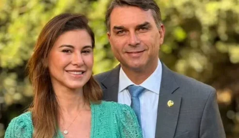Quem é Fernanda Bolsonaro, esposa de Flávio Bolsonaro, que pode ser primeira-dama do Brasil