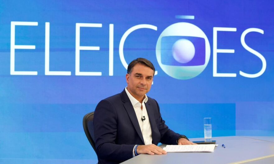 Flávio Bolsonaro em fotografia utilizada pelo Blog do Nill Júnior na notícia sobre entrevista à TV Globo