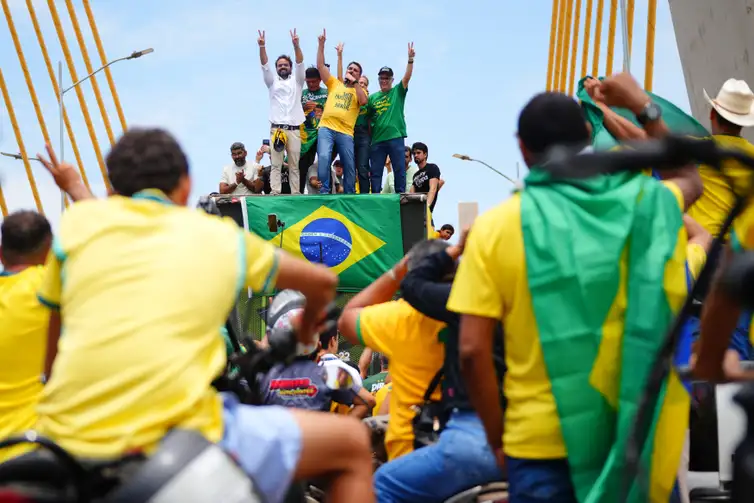 Flávio Bolsonaro durante agenda de campanha em Marabá no Pará