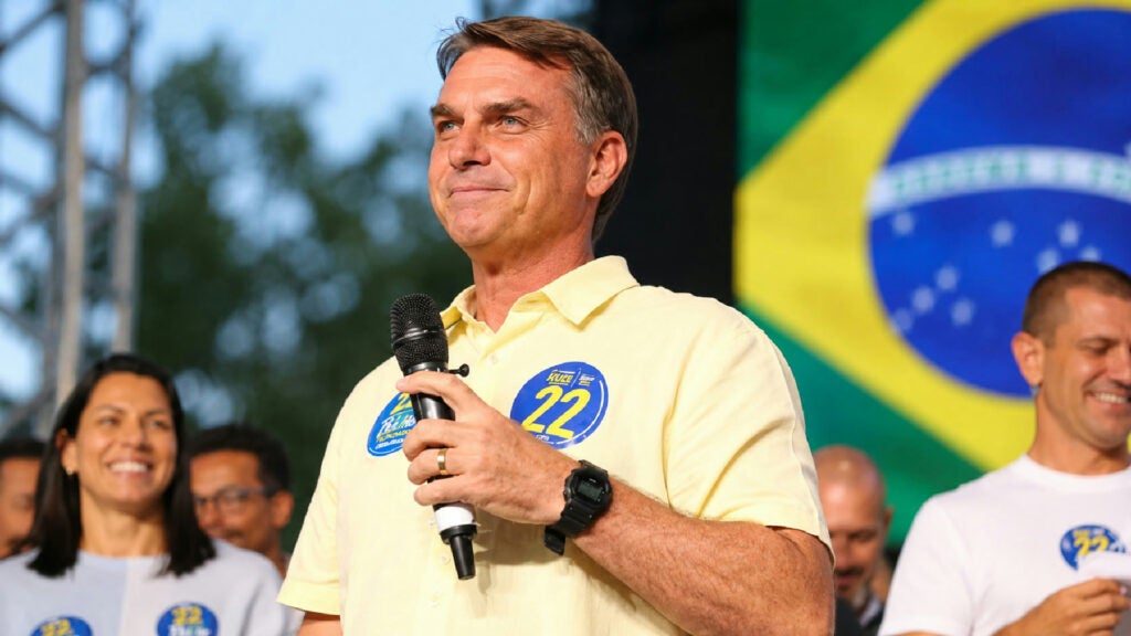 Imagem da reportagem sobre entrega do título de cidadão soteropolitano a Flávio Bolsonaro