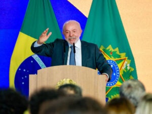 Lula na fotografia da reportagem sobre a carta aos evangélicos