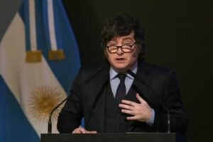 Imagem da reportagem sobre declarações de Javier Milei a respeito de Lula e a reação do Itamaraty