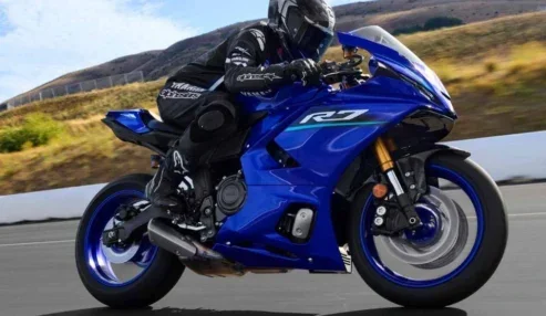 Novo Yamaha R7 chega ao Brasil com 73,4 cv e tecnologia inspirada na R1