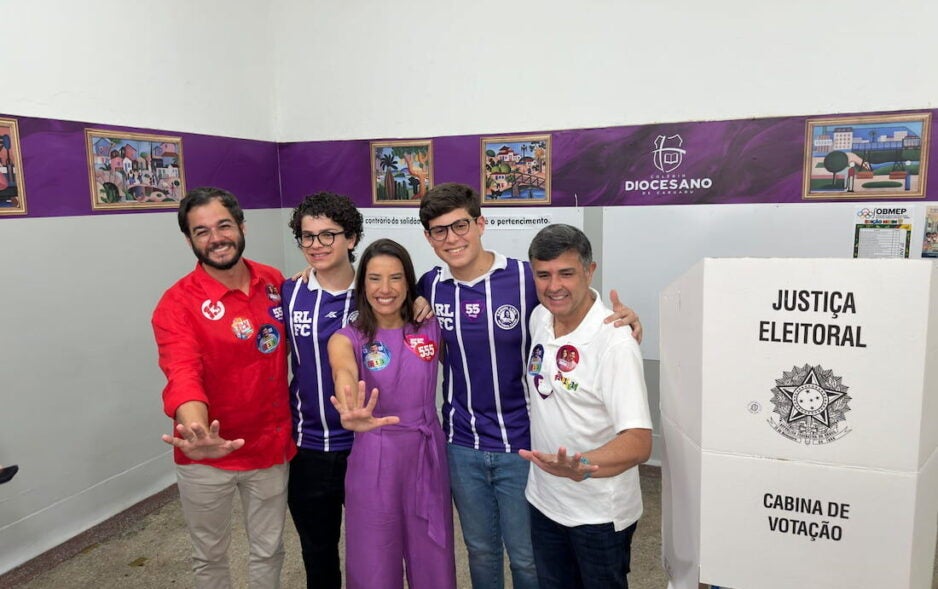 Raquel Lyra vota em Caruaru neste domingo de Eleições 2026