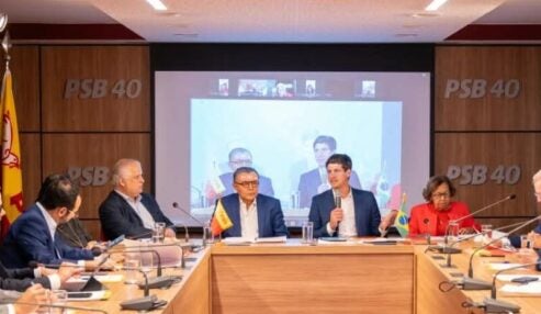 PSB de João Campos abre negociações para federação ou incorporação de outros partidos