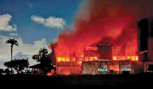 Polícia Federal vai investigar incêndio na UFPE que pode ter causado prejuízo de R$ 100 milhões
